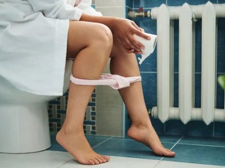 Veränderter Uringeruch bei Frauen: Wann der Körper Aufmerksamkeit braucht