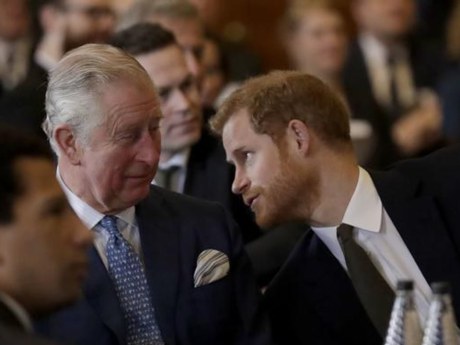Harry je že šest tednov v Angliji, a očeta še ni srečal