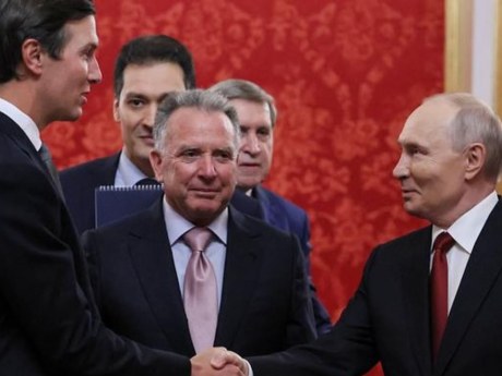 Trumpova ekipa in evropski partnerji snujejo načrt za zamrznitev fronte