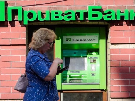 Чоловік скасував два кредити на 65 тисяч після крадіжки SIM-картки