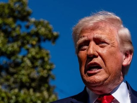 Трамп послаблює санкції проти Росії та вимагає поступок від України