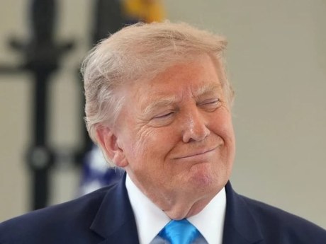 За суперечливими кроками Трампа може стояти план щодо України
