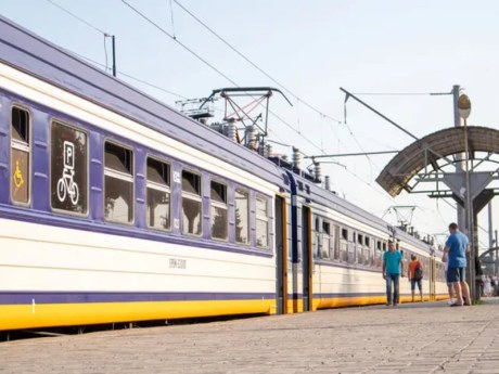 Київська кільцева електричка посилила контроль після ударів по мостах