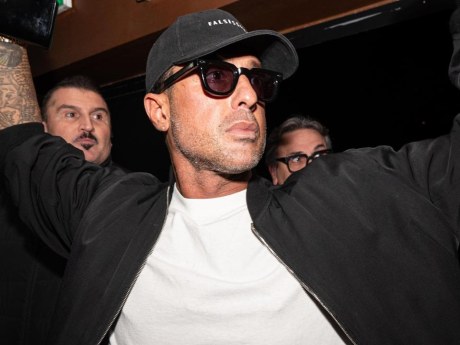 Fabrizio Corona dice di essere stato aggredito da sei persone