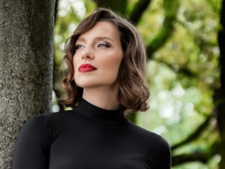 Maja Keuc po težavah z glasom znova premislila, kaj ji pomeni petje