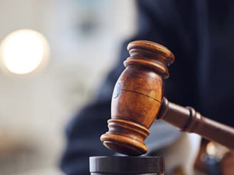 Indický súd prepustil lídrov CJP zadržaných pred protestom