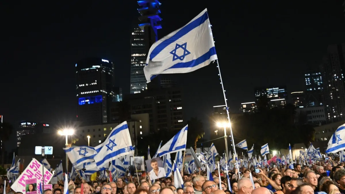 Tisuće Izraelaca izašle na ulice protiv Netanyahua: Traže istinu o propustima i napadu Hamasa