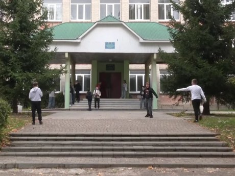 Українка у Франції розповіла, як сина покарали за сміх на уроці