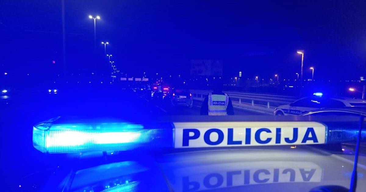 Policajac skočio na haubu kako bi izbjegao nalet automobila u Velikoj Gorici