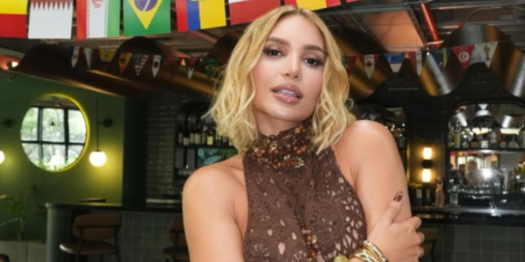 Andrea Valdiri revela por qué se frenaron las casas que prometió a dos quinceañeras
