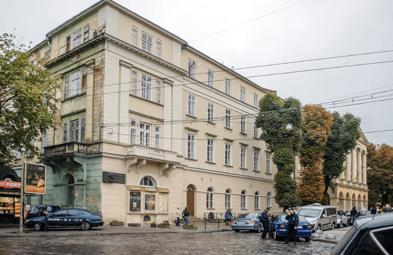 Ольга Сумська народилася у Львові: її ледь не переплутали в пологовому
