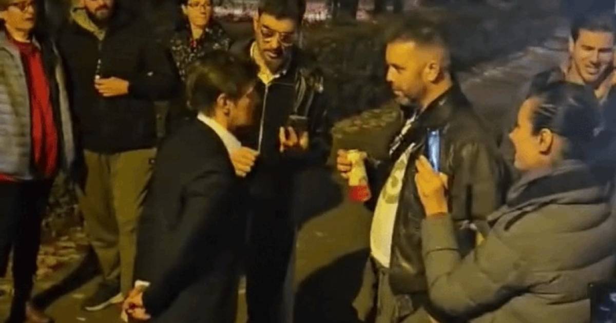 Drama u Beogradu: Ana Brnabić stala nasred ceste, građani joj zapjevali „A sad adio“
