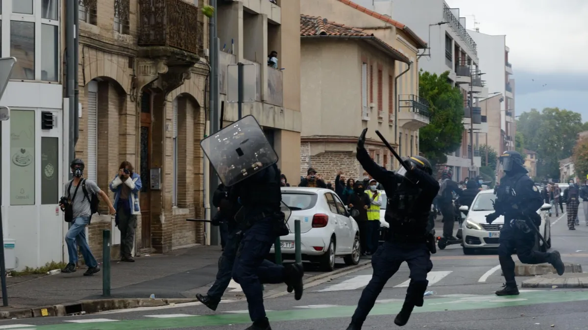 Europa se priprema za nove nerede: tisuće policajaca i vojnika, dronovi nadziru prosvjede