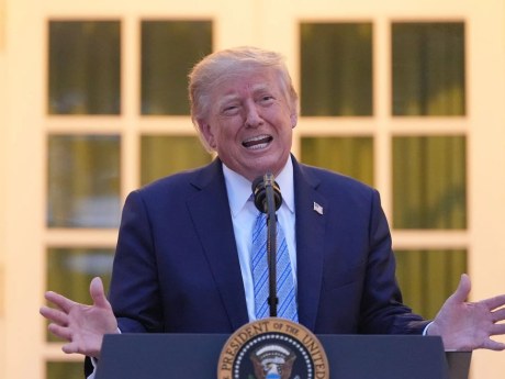 US-Sender ziehen sich aus Trump-Terminen zurück und klagen