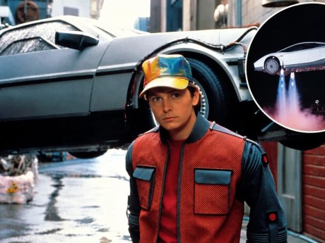 El Tesla Roadster de Musk revive el sueño del coche volador del cine