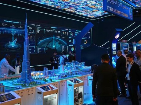 Digitalizacija je pri fizičnih delavcih povezana z več bolniške odsotnosti