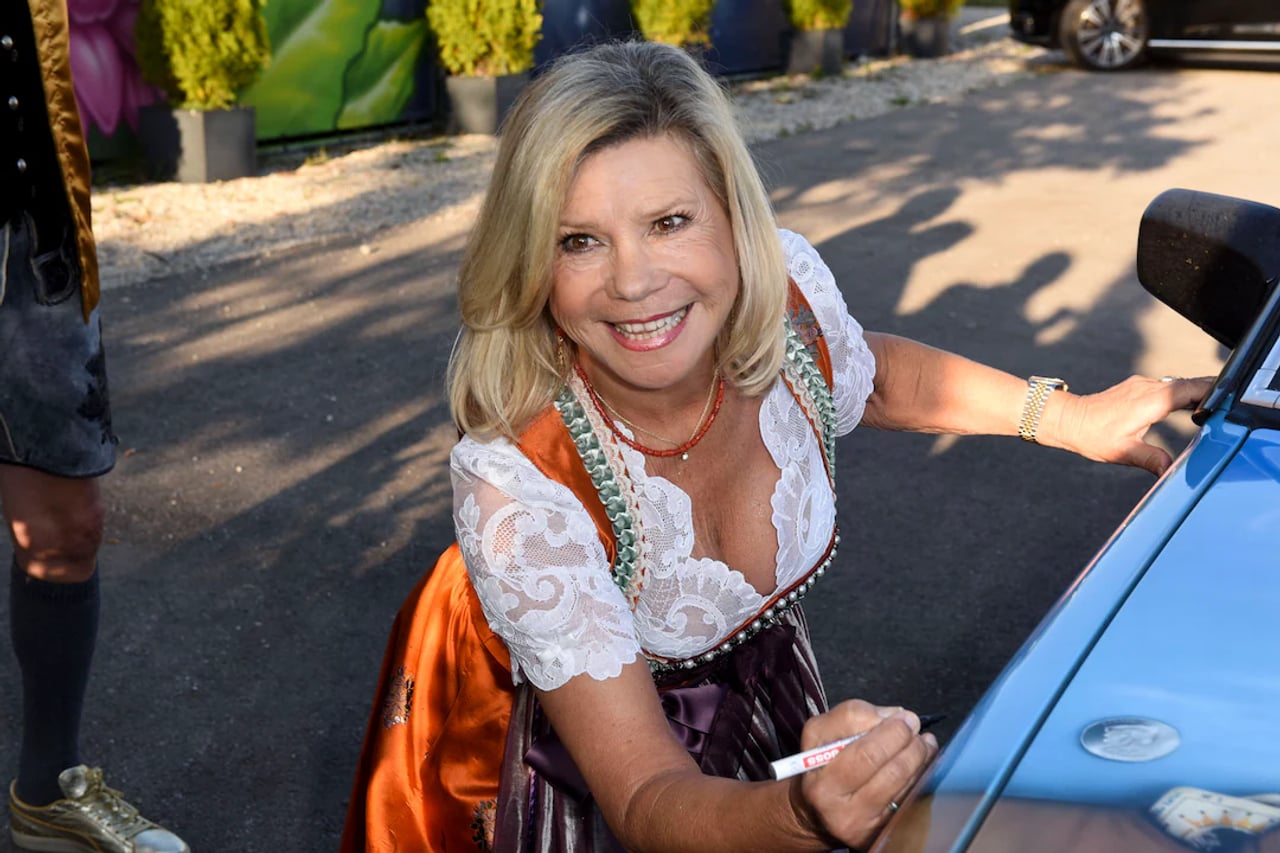 Marianne Hartl besitzt 200 Dirndl – jetzt sollen einige gehen