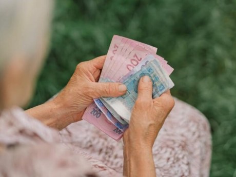 Пенсіонери можуть не платити земельний податок у межах норм до 2 га