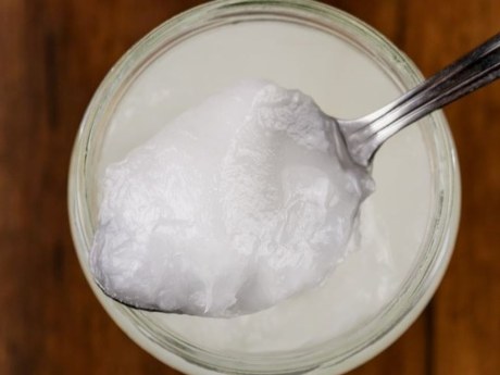 Kokosový olej môže zvyšovať LDL cholesterol a zaťažovať srdce