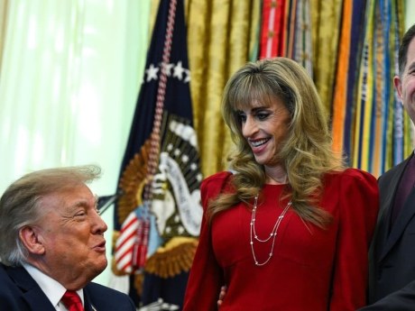 Susan Dell zatienila Trumpa v Bielom dome a vyvolala rozruch na internete