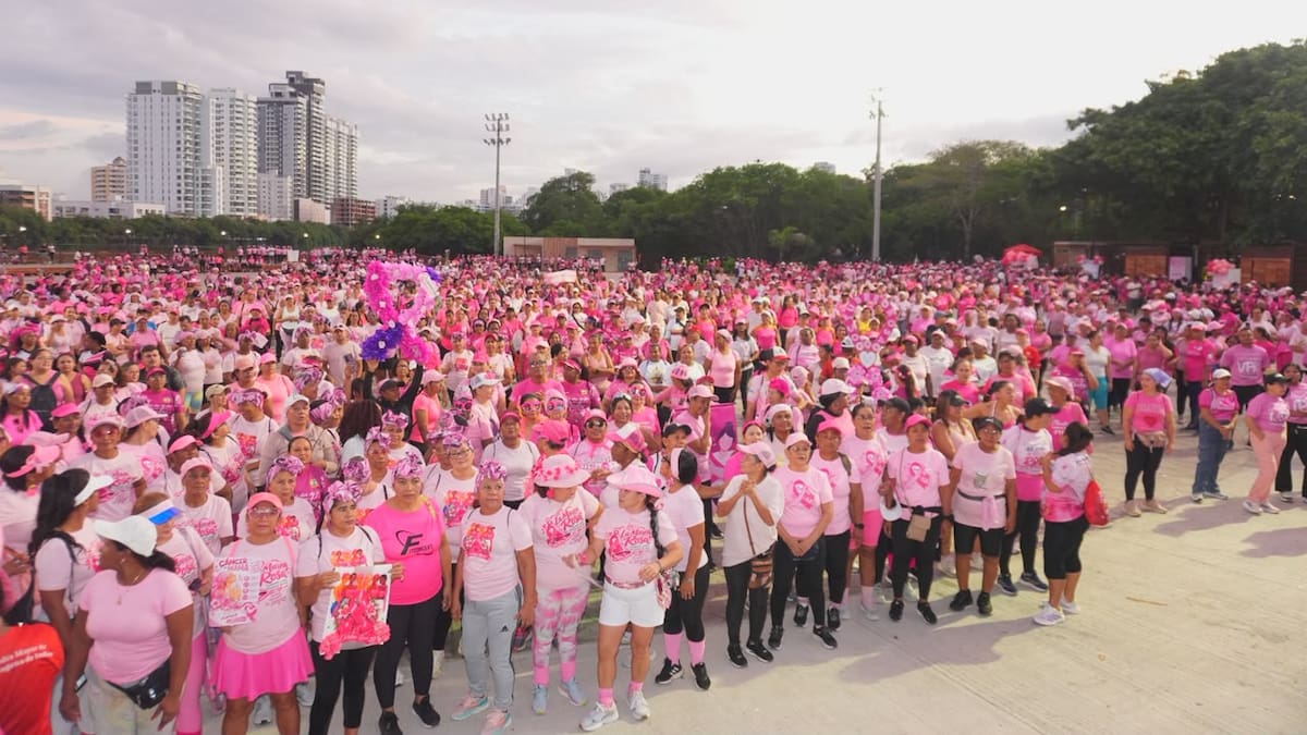 Una sobreviviente reveló su dura lucha tras 18 quimioterapias en la Caminata Rosa de Cartagena