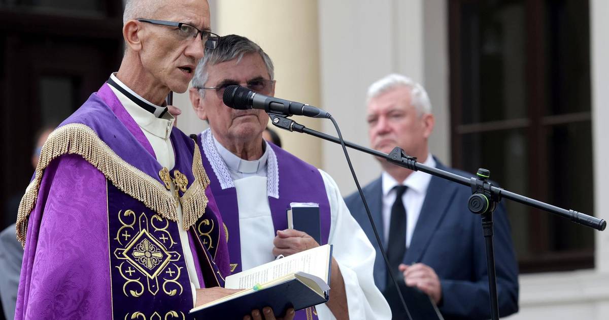 Šok pred crkvom u Zagrebu: Maloljetnici nožem nasrnuli na omiljenog svećenika don Dantea
