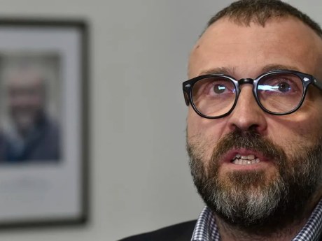 Odvolaný Korč vyhrál ve Frýdku-Místku a míří do finále Senátu