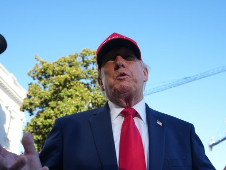 Trump chce s Putinom hovoriť o úmrtí laborantky na mor na Sibíri