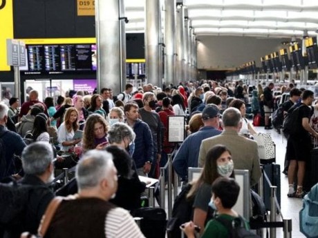 Guasto alla rete Enav, metà dei voli coinvolti: i diritti dei passeggeri