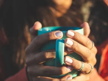 Raynaud-Syndrom: Wie Kaffee und Koffein die Durchblutung beeinflussen