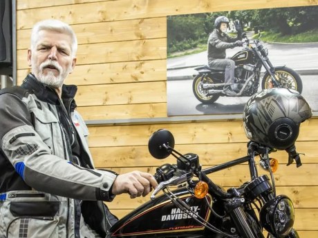 Pavel při nehodě v Maroku zraněn nebyl, jeho přítel utrpěl těžká zranění
